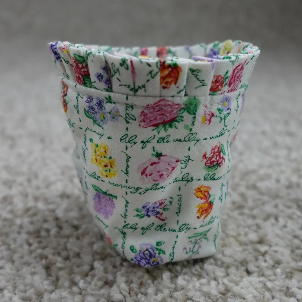 Longaberger 2006 Collectors Club May Series Miniature Daisy Basket Set Retired